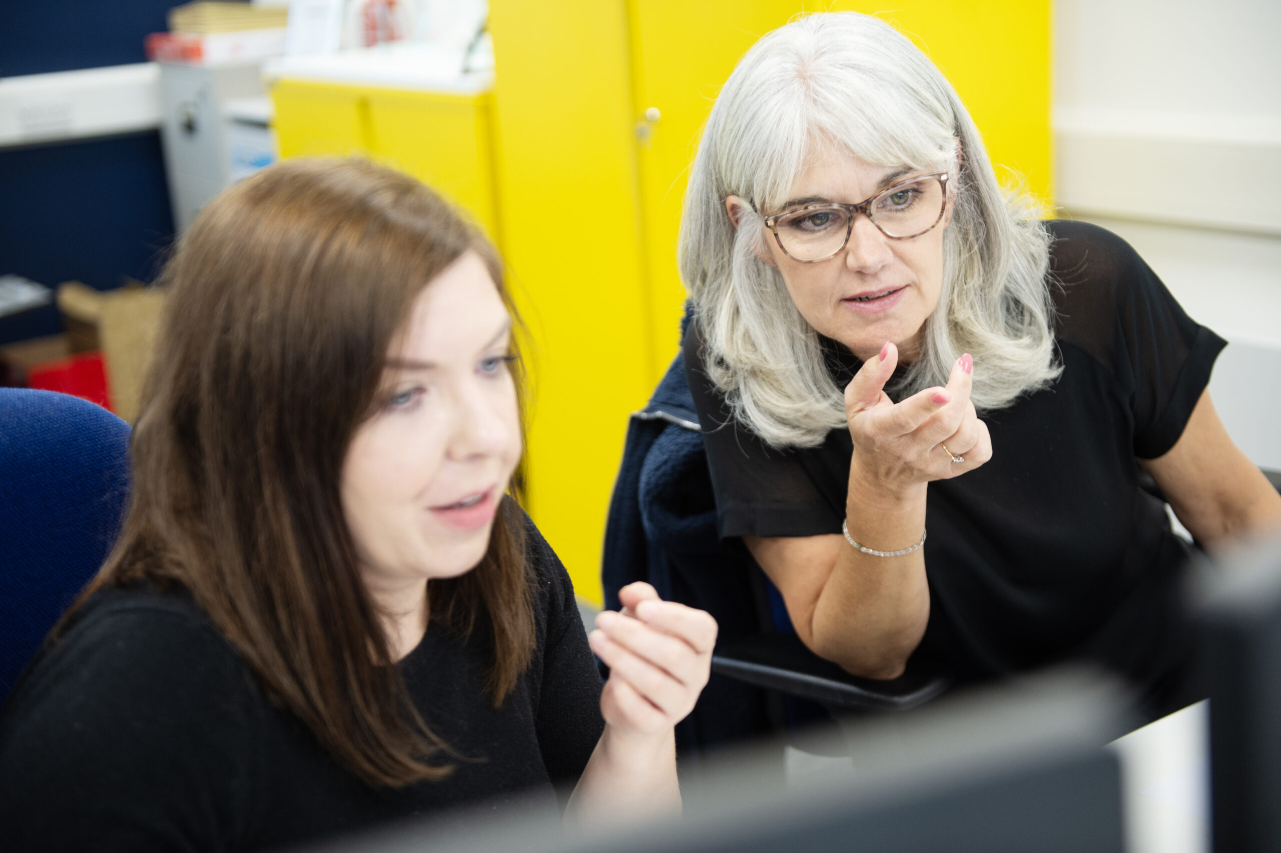 Read more about the article New Year Resolutions: Setting the Tone for a Successful Year – by Carol Bentley